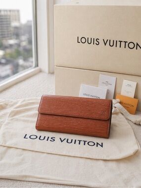 Louis Vuitton Porte-Tresor International WALLET in Kenyan Fawn